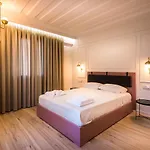 Allure Boutique Aparthotel 4*